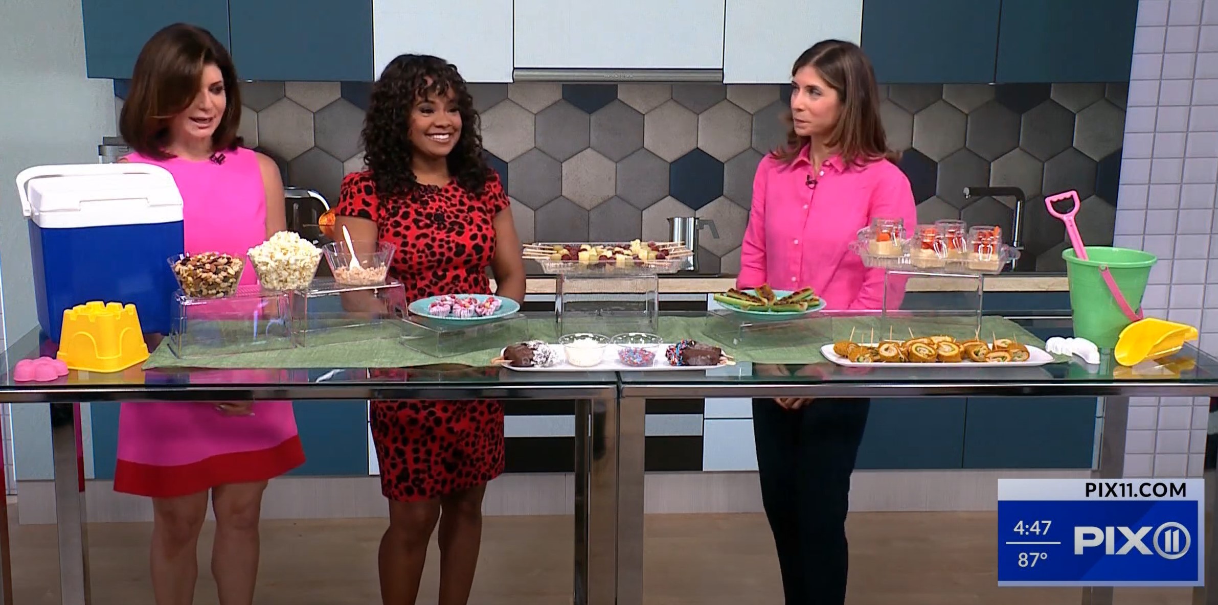 Robin appears on New York's WPIX 11 to discuss healthy alternatives to snacking in the summer time